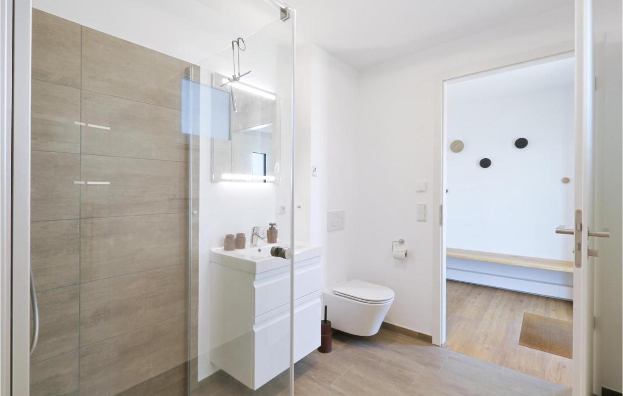 Awesome Home In Lembruch-Duemmer See With Kitchen Eksteriør bilde