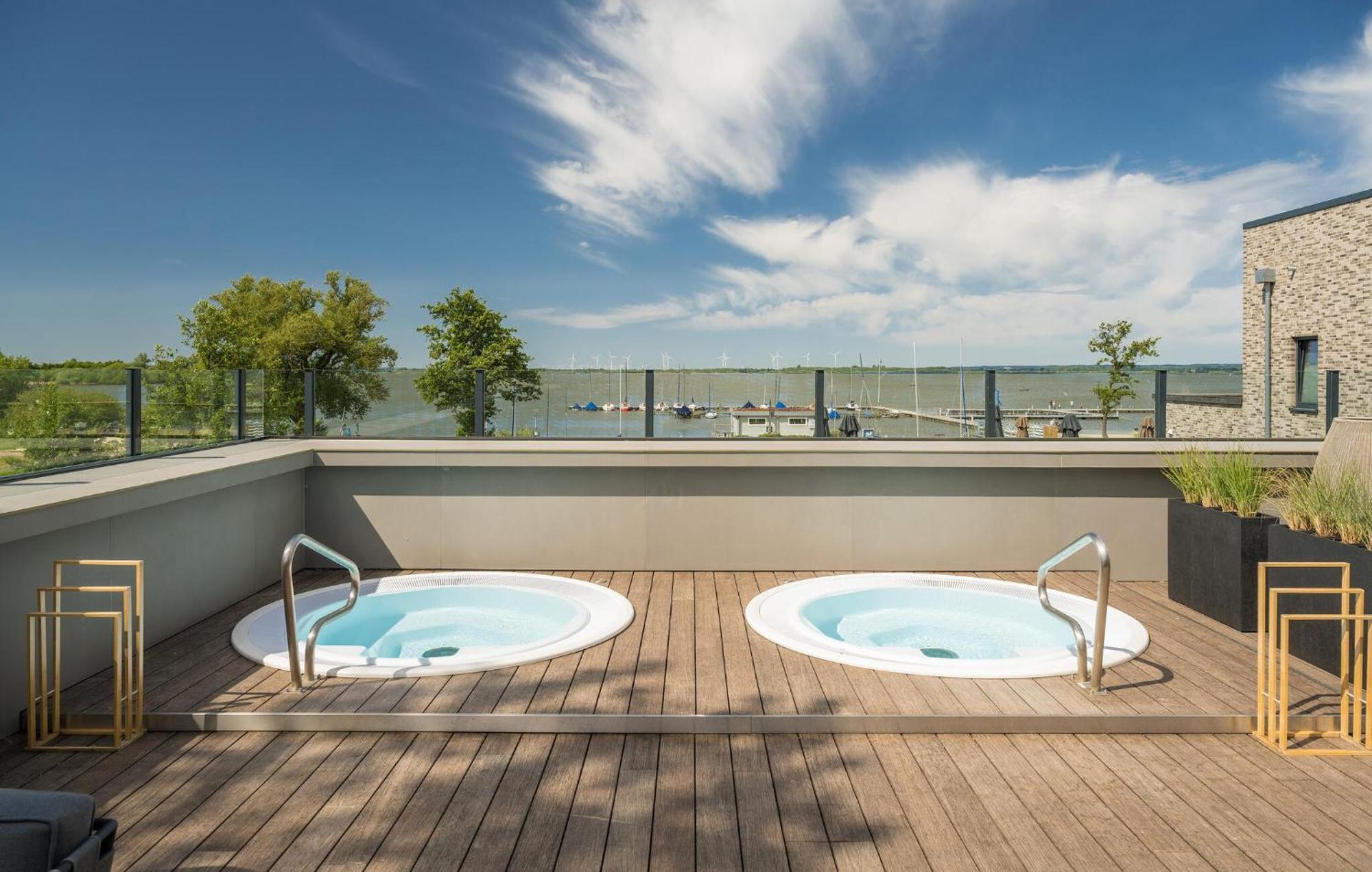Awesome Home In Lembruch-Duemmer See With Kitchen Eksteriør bilde